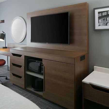 Hampton Inn Dubuque Kültér fotó