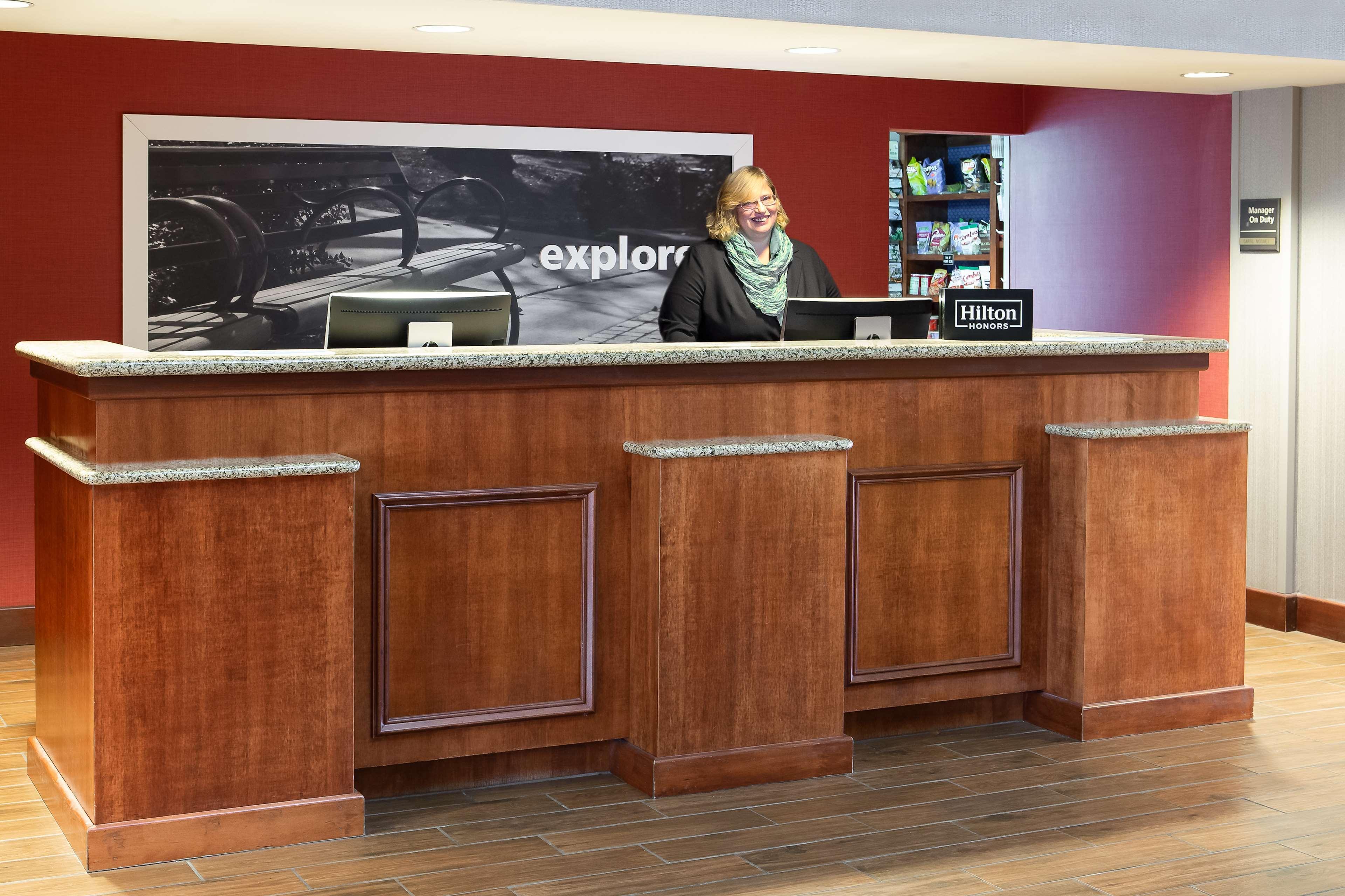 Hampton Inn Dubuque Kültér fotó