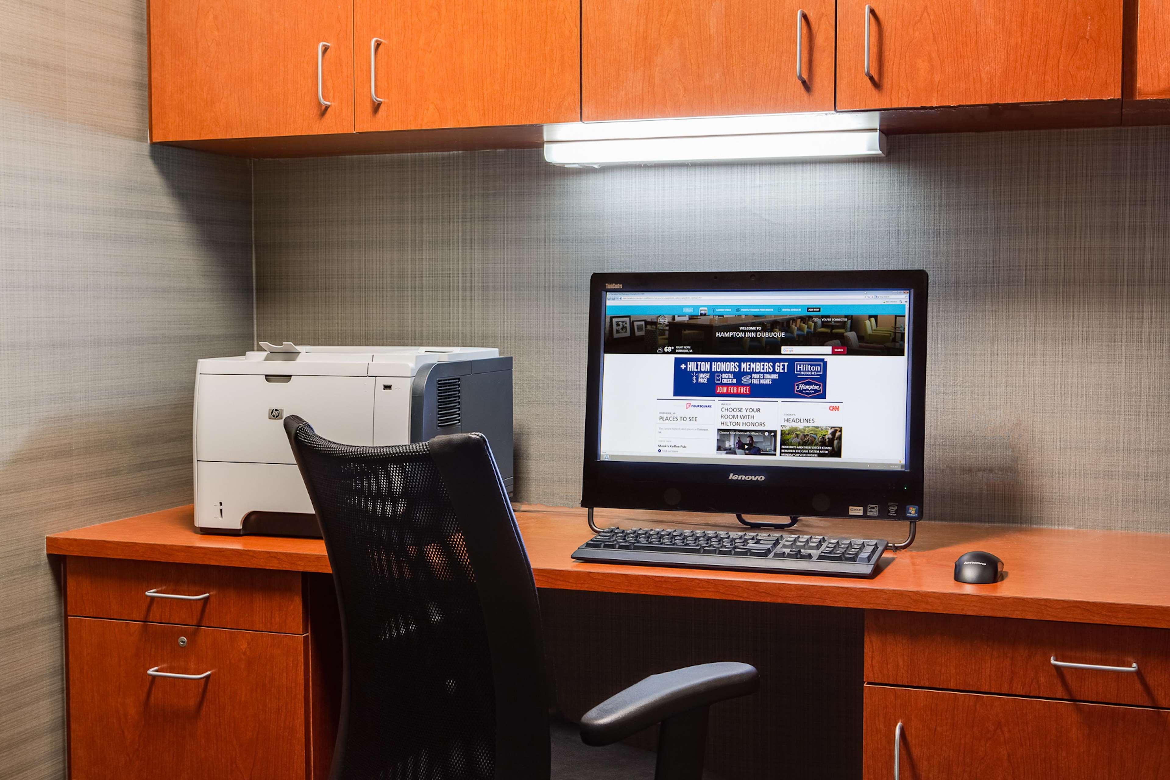 Hampton Inn Dubuque Kültér fotó