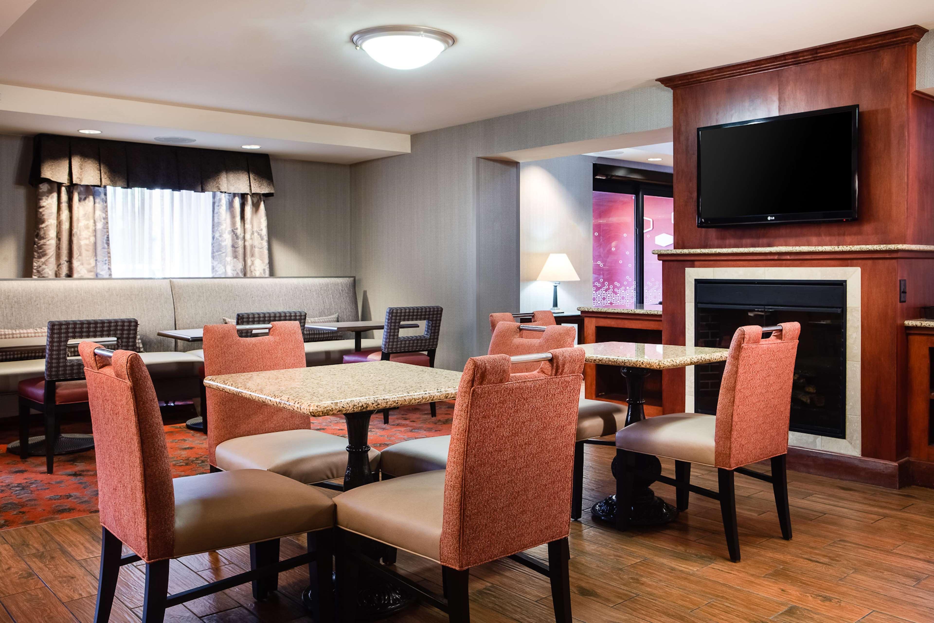 Hampton Inn Dubuque Kültér fotó