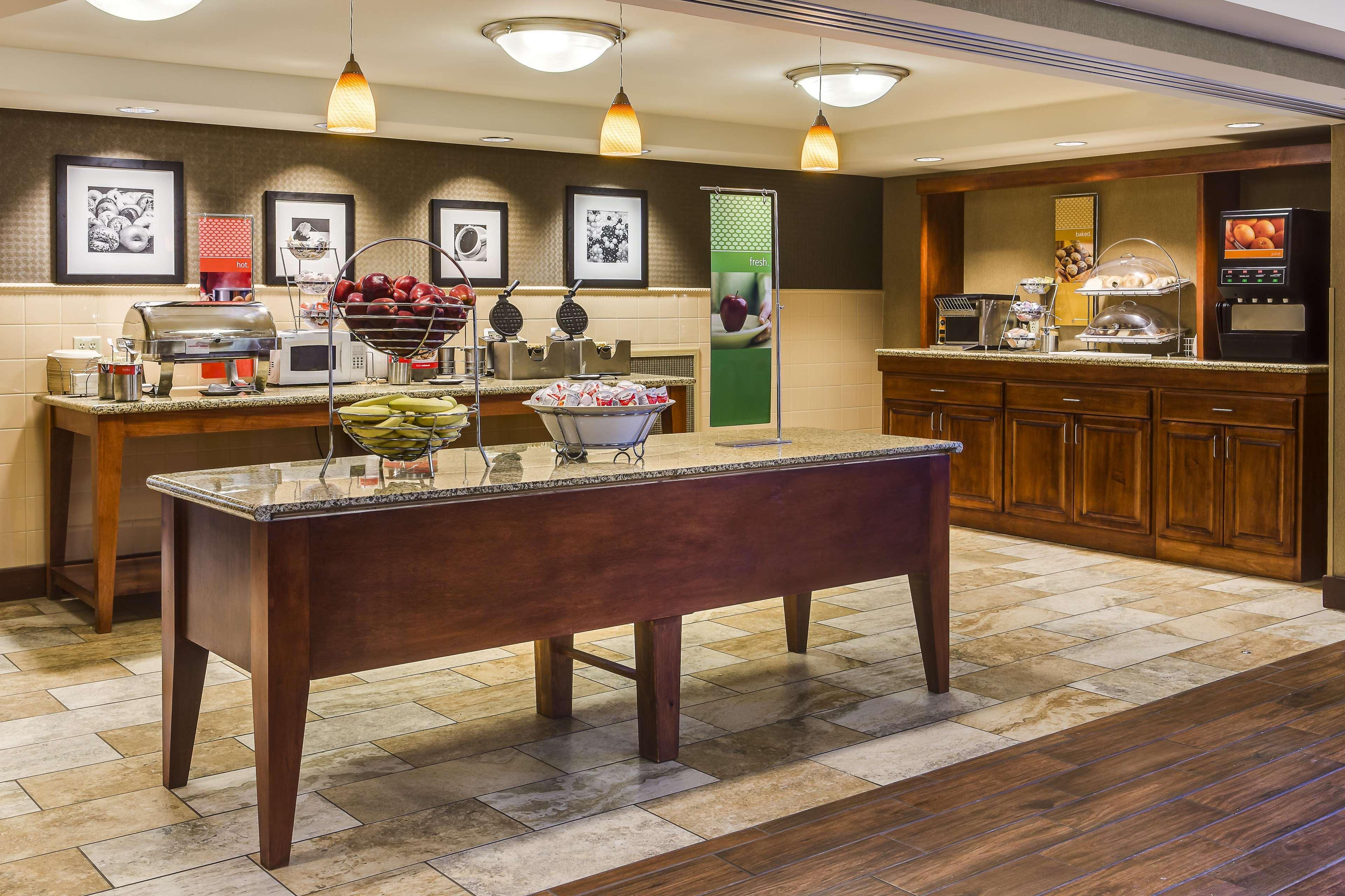 Hampton Inn Dubuque Kültér fotó
