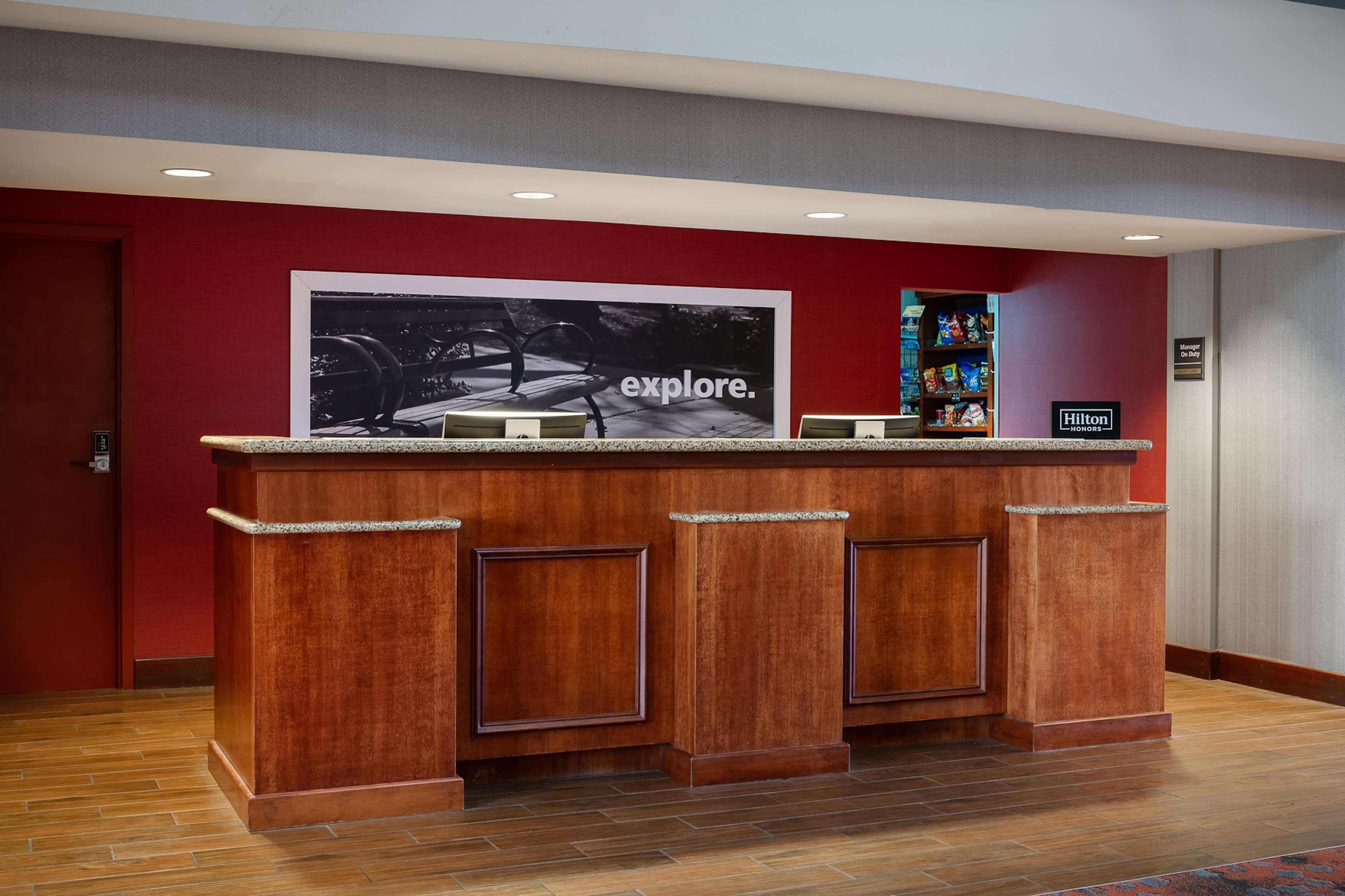 Hampton Inn Dubuque Kültér fotó