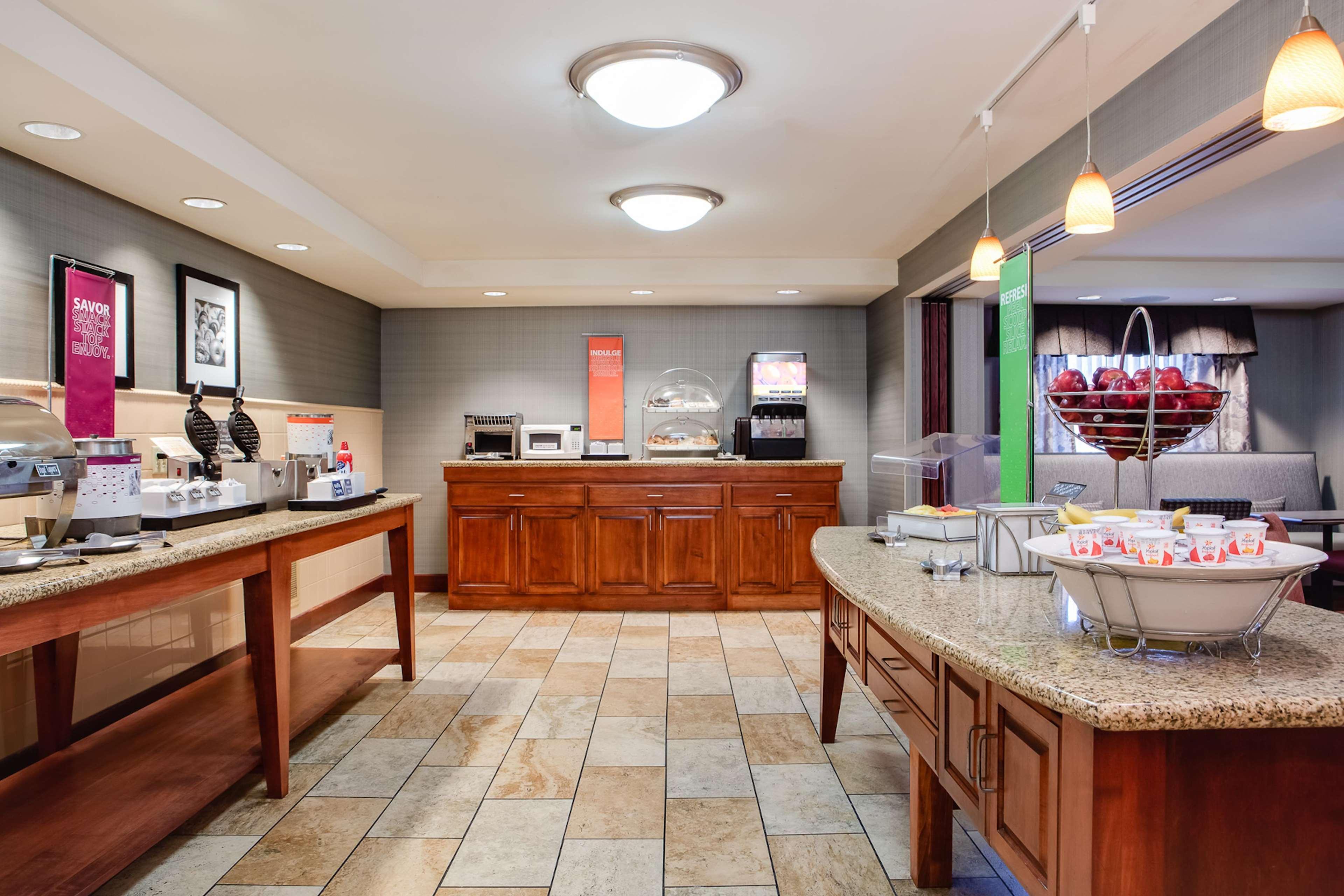 Hampton Inn Dubuque Kültér fotó