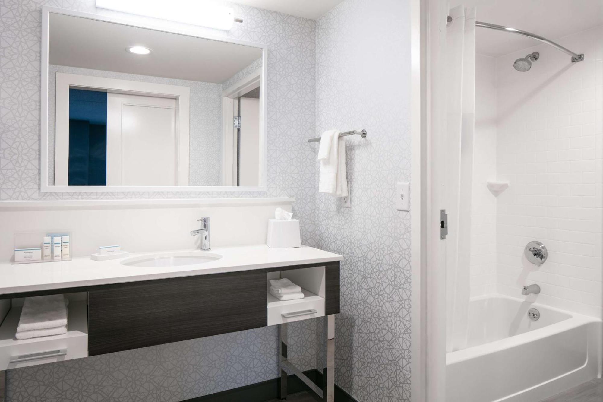 Hampton Inn Dubuque Kültér fotó