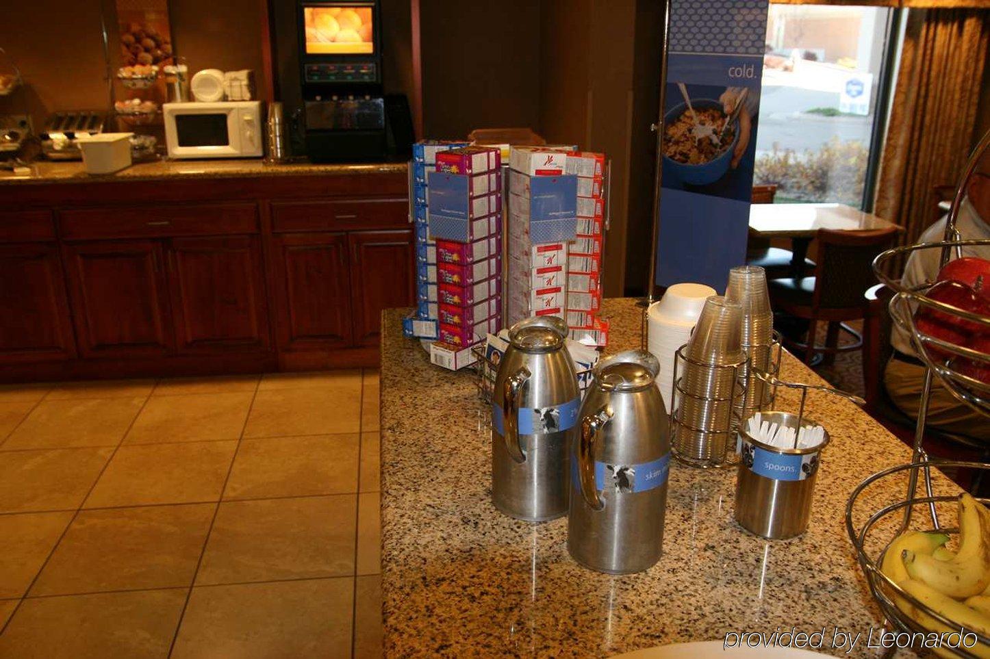 Hampton Inn Dubuque Étterem fotó