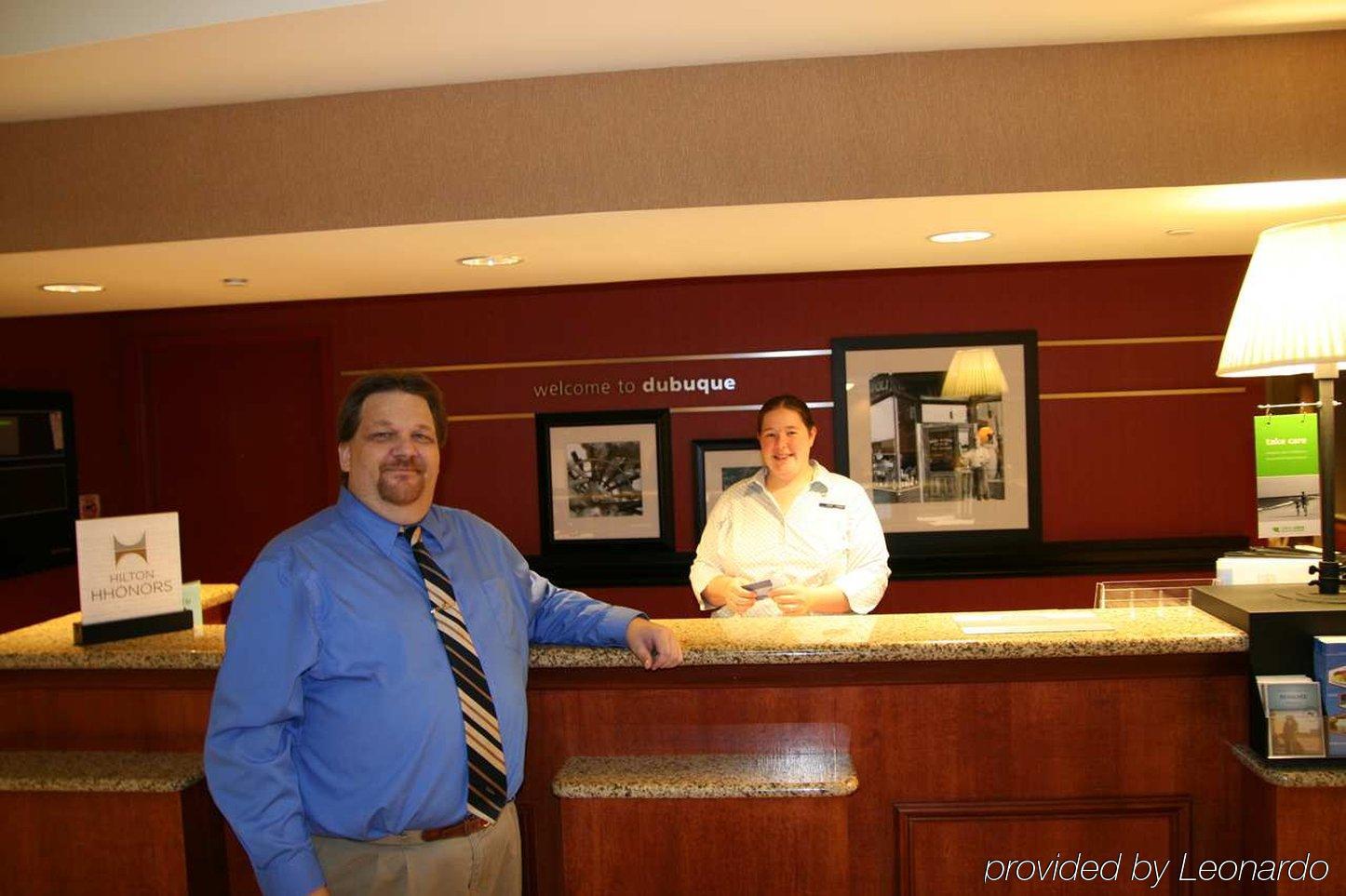 Hampton Inn Dubuque Beltér fotó