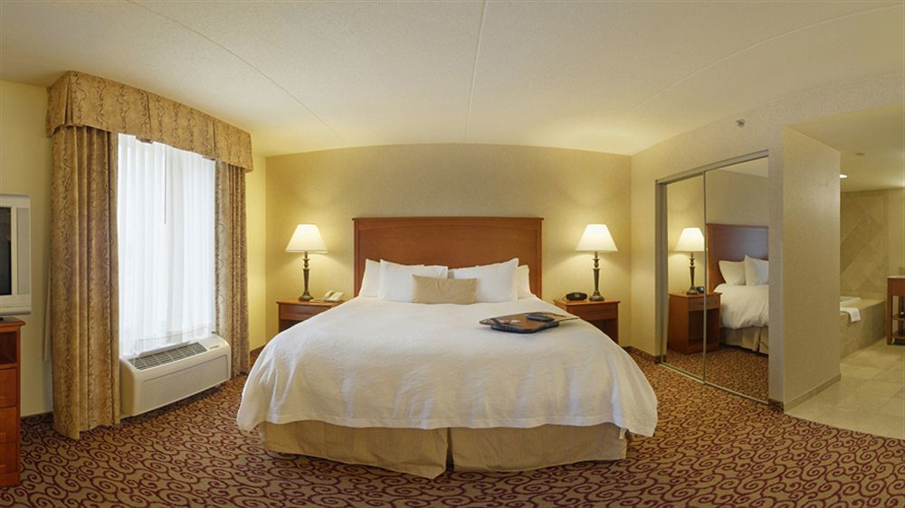 Hampton Inn Dubuque Kültér fotó