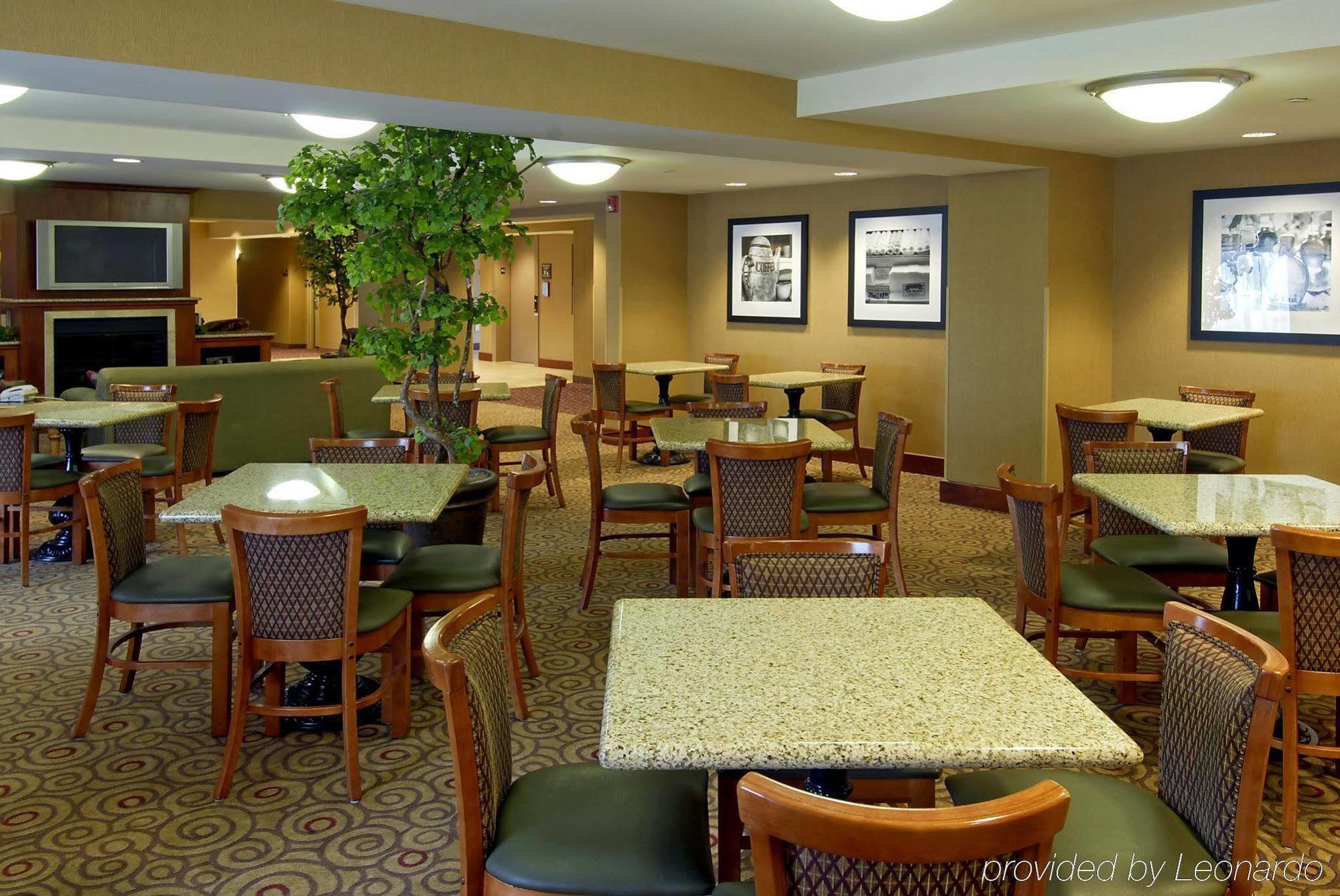 Hampton Inn Dubuque Kültér fotó