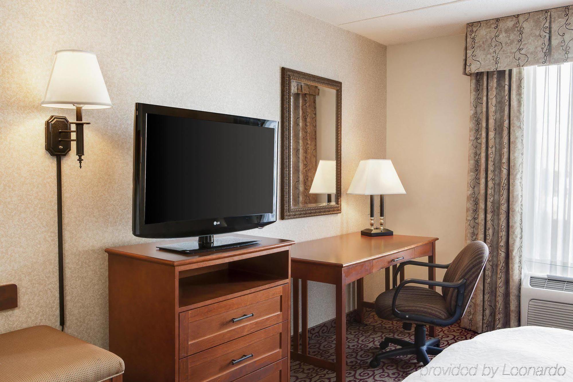Hampton Inn Dubuque Kültér fotó